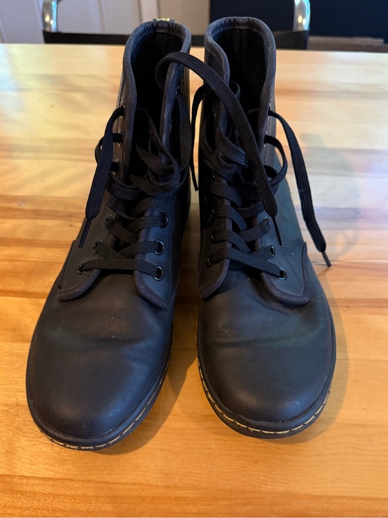 Dr. Martens Shoes - Dr. Martens Shoreditch boots women’s size 7